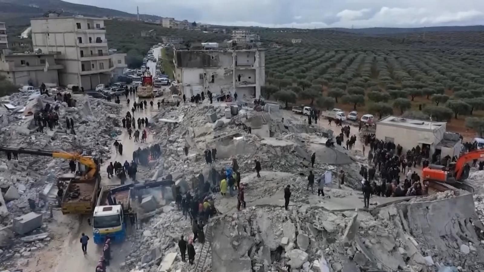 ABC News Live: Thousands dead after 7.8 earthquake hits Turkey, Syria ...