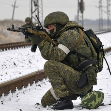 VIDEO: Russian forces encircle Bakhmut but Ukraine vows to not retreat