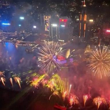 VIDEO: New Year's fireworks illuminate Hong Kong skyline