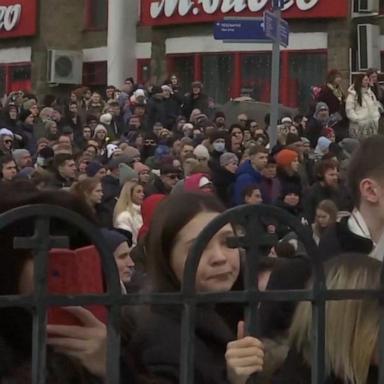 VIDEO: Large crowds gather in Moscow for funeral of Russian opposition leader Alexei Navalny