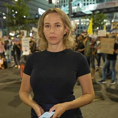 VIDEO: Protesters block streets in Tel Aviv demanding hostage deal 