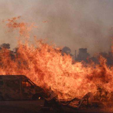 VIDEO: Wildfires in Greece force 30,000 people to evacuate 