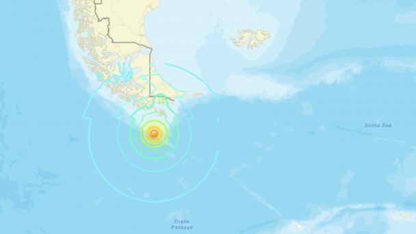 Tsunami warnings issued after 7.4 earthquake off coast of Chile and Argentina 