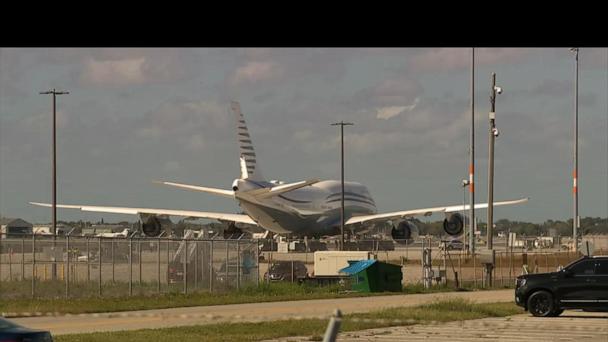 Former CIA operative outlines potential hazards of US accepting Qatari jet