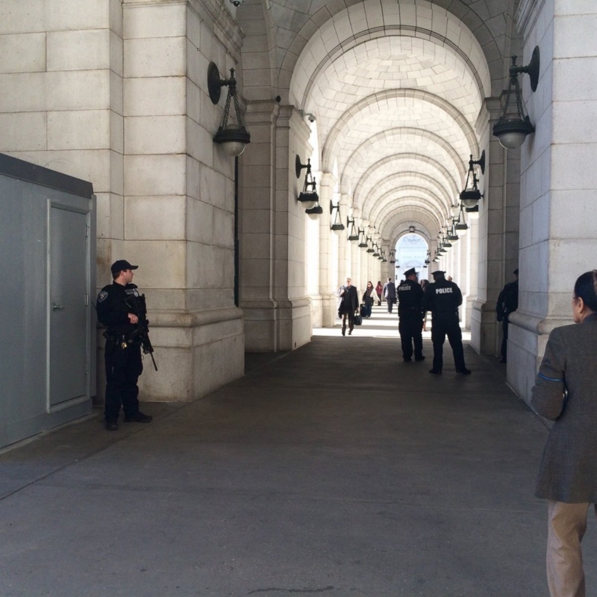 PHOTO: Officers were on guard at Union Station in Washington, D.C., Nov. 16, 2015.