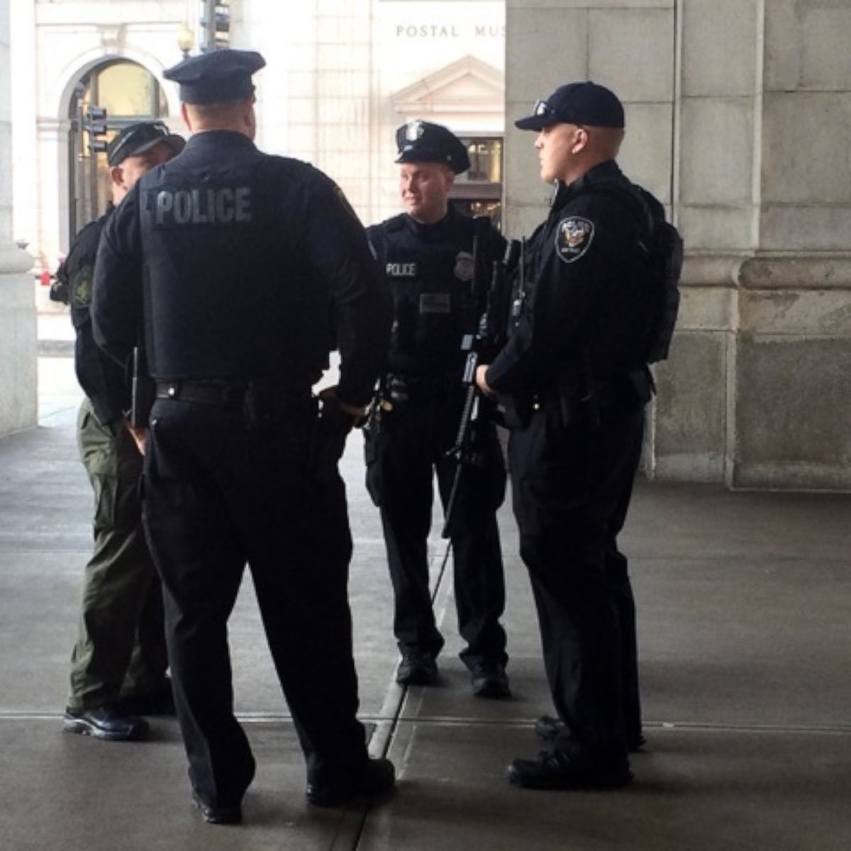 PHOTO: Officers were on guard at Union Station in Washington, D.C., Nov. 16, 2015.