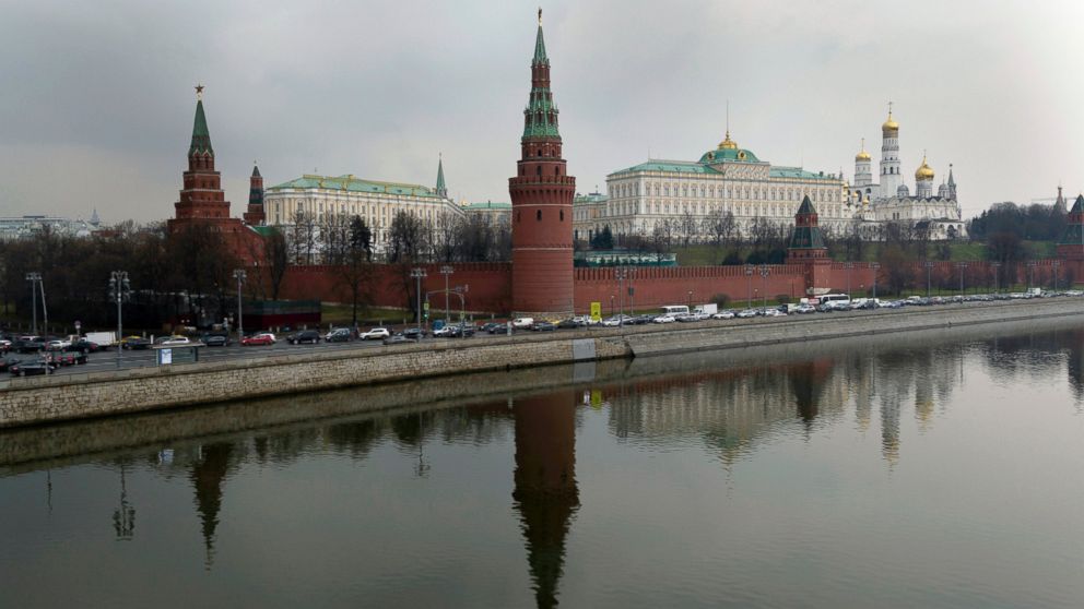 PHOTO: The Kremlin is seen behind the Moskva River in Moscow, April 7, 2017. The Russian military says it will help Syria beef up its air defenses after the U.S. strike on a Syrian air base.
