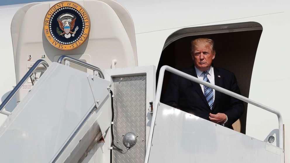 President Donald Trump arrives on Air Force One at Morristown Municipal Airport, in Morristown, N.J., June 30, 2017, en route to Trump National Golf Club in Bedminster, N.J. 