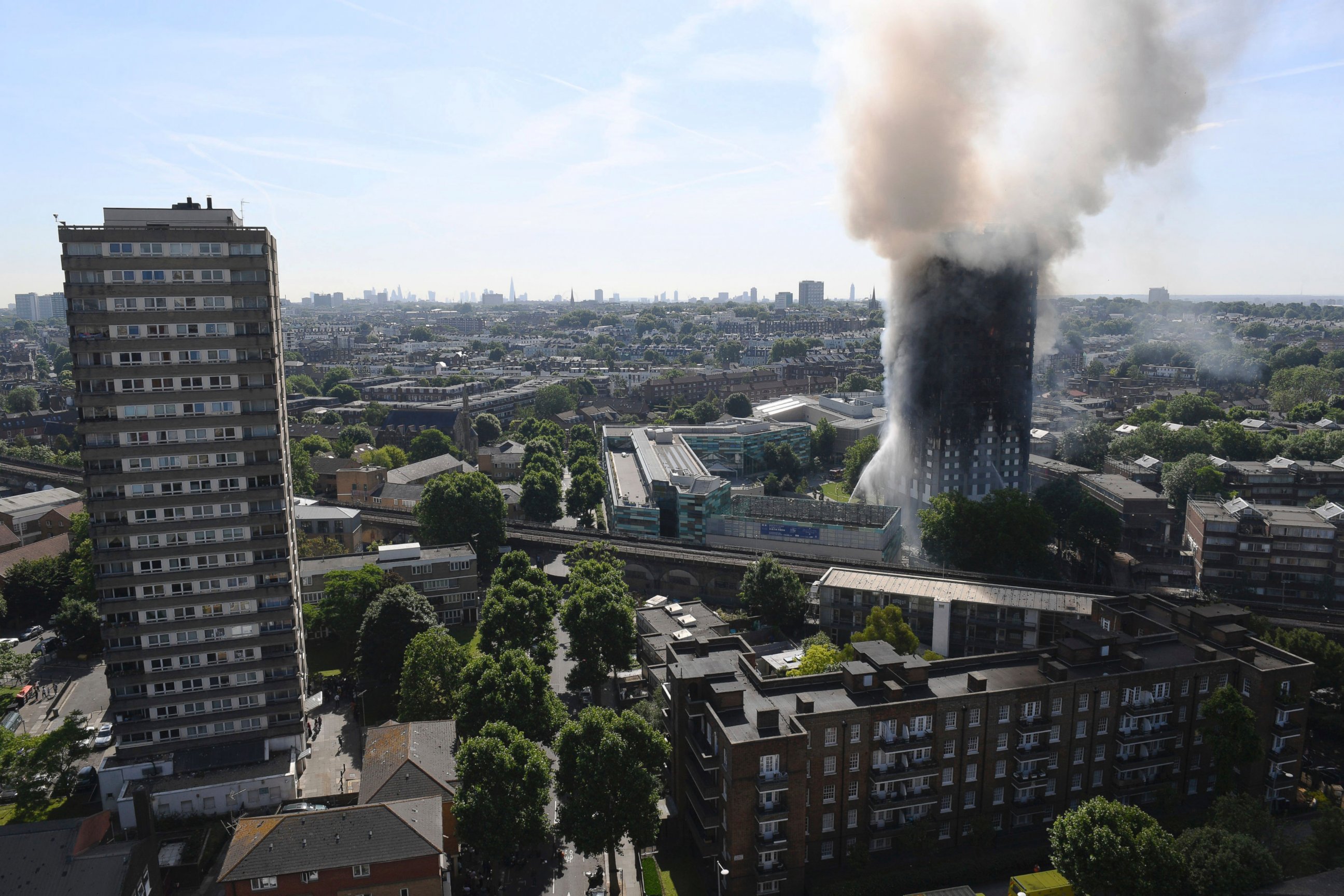 PHOTO: Smoke billows from a fire that has engulfed the 24-story Grenfell Tower in west London, June 14, 2017.