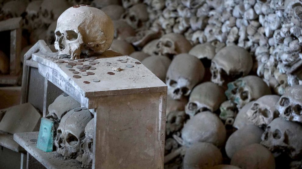 PHOTO: Skulls and bones are seen in the Fontanelle cemetery in Naples, Italy, Oct. 31, 2016.
