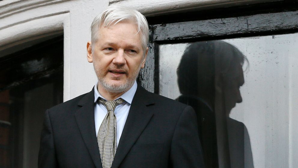 PHOTO: WikiLeaks founder Julian Assange speaks from the balcony of the Ecuadorean Embassy in London, Feb. 5, 2016.