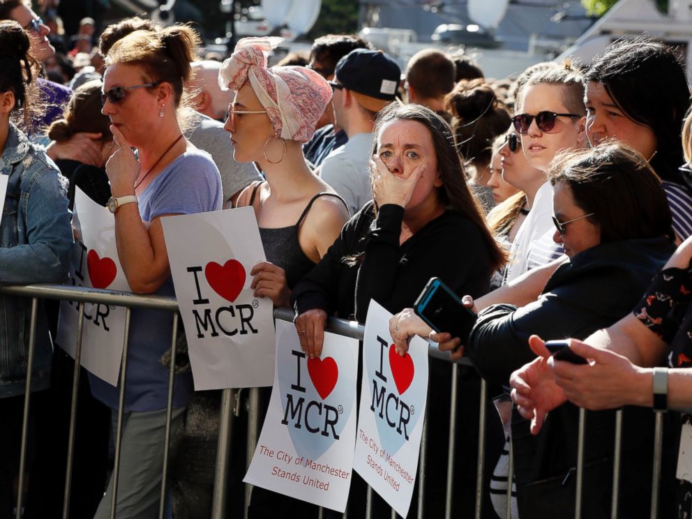 PHOTO: People attend a vigil in Albert Square, Manchester, England, May 23, 2017.