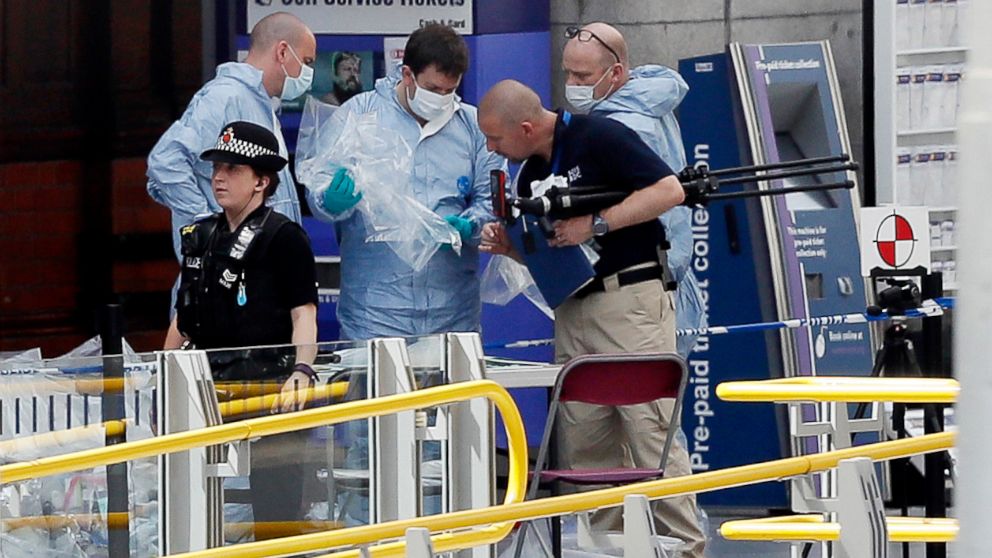 PHOTO: Forensic officers investigate the scene near the Manchester Arena in Manchester, England, May 23, 2017.