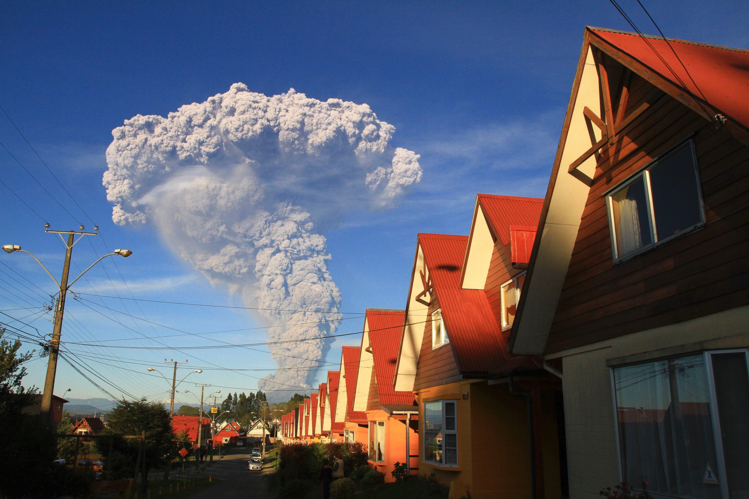 PHOTO: The Calbuco volcano is seen erupting from Puerto Varas, Chile, April 22, 2015.