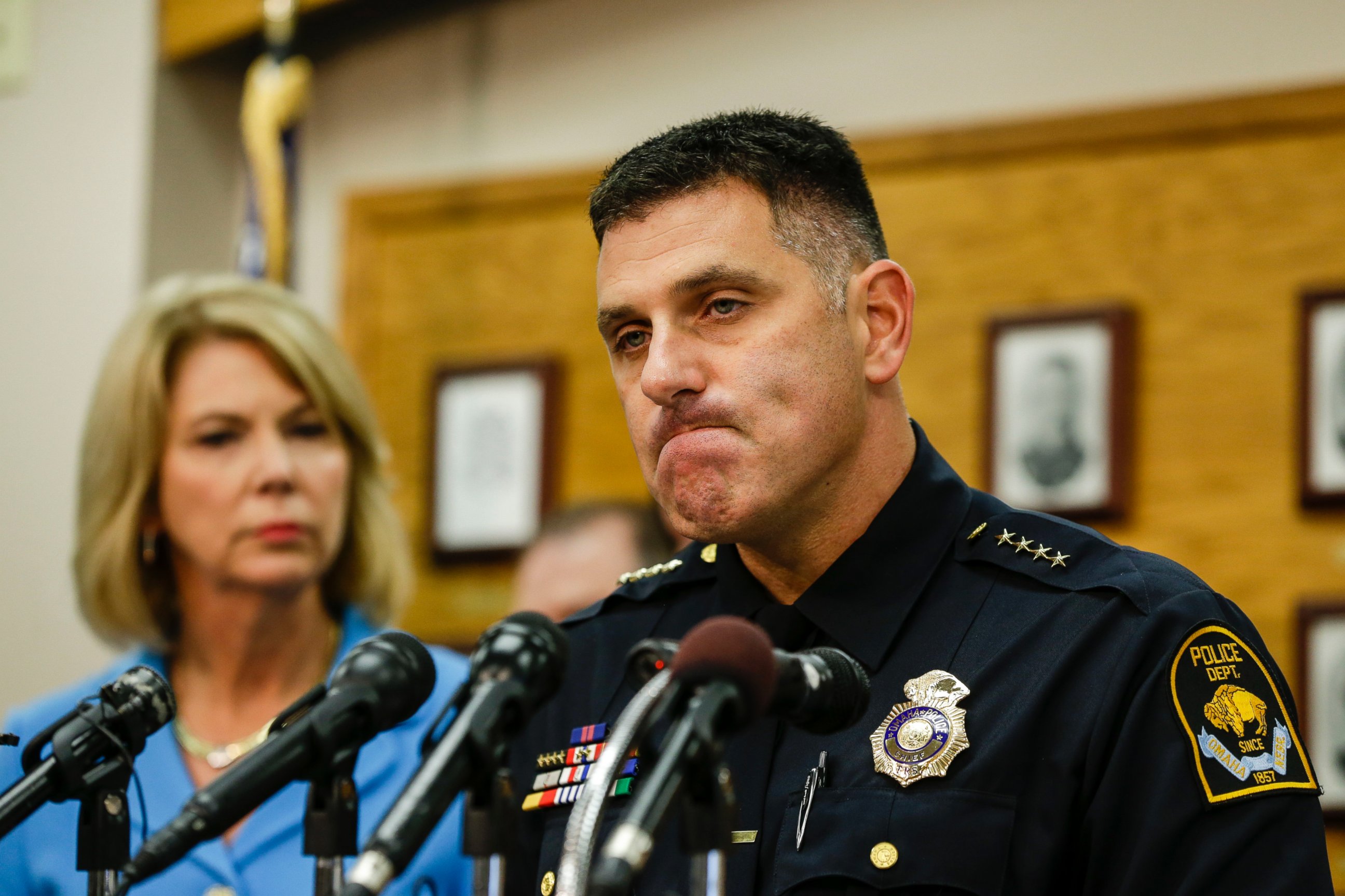PHOTO: Omaha Police Chief Todd Schmaderer pauses during a news conference at police headquarters in Omaha, Neb., Aug. 27, 2014, with Omaha Mayor Jean Stothert, left.