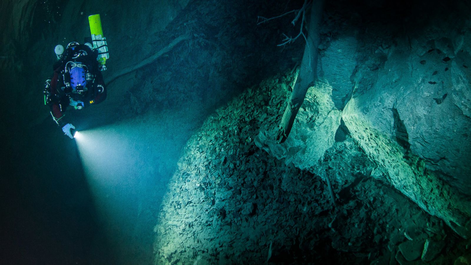 deepest underwater cave in the world