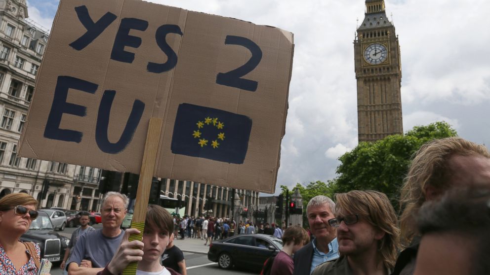 Demonstrators opposing Britain's exit from the European Union in Parliament Square following EU referendum result hold a protest in London, June 25, 2016.