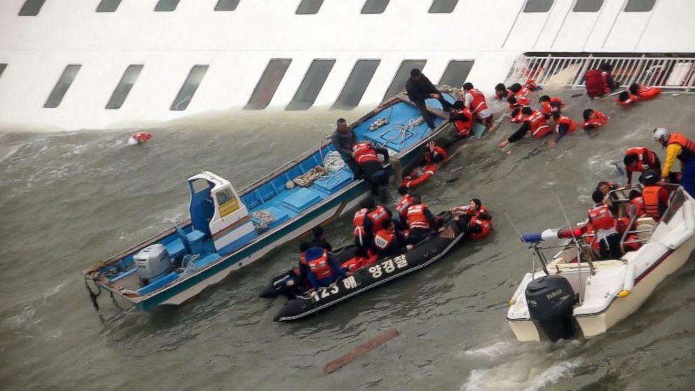 PHOTO: Passengers from a ferry sinking off South Korea's southern coast are rescued by coast guard crews, April 16, 2014.