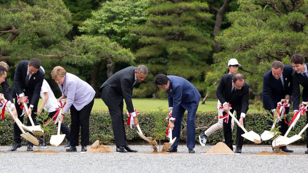 PHOTO: G-7 leaders participate in a tree planting during a visit at Ise Jingu shrine in Ise, Mie Prefecture, Japan, May 26, 2016, as part of the G-7 Summit.