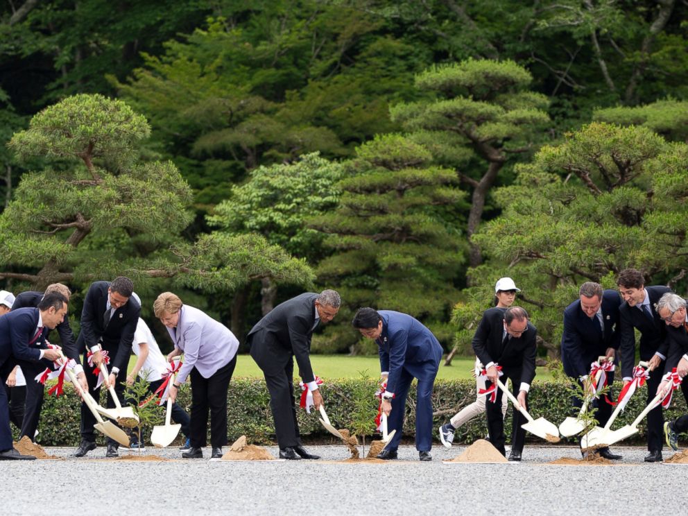 PHOTO: G-7 leaders participate in a tree planting during a visit at Ise Jingu shrine in Ise, Mie Prefecture, Japan, May 26, 2016, as part of the G-7 Summit.
