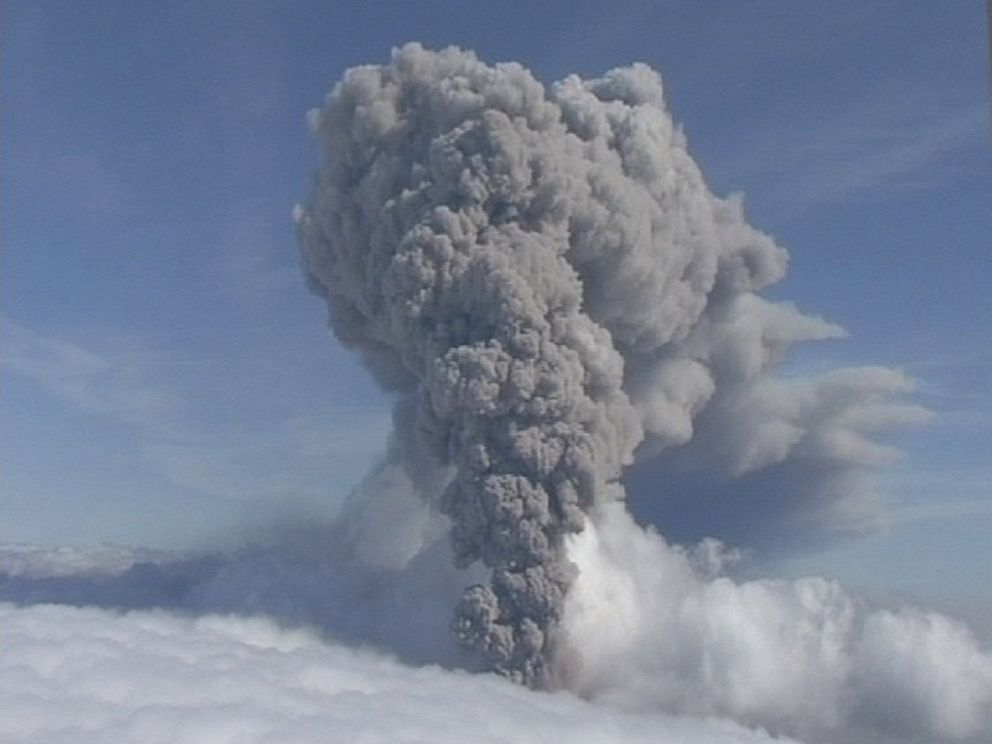 PHOTO: Ash rises from Iceland's Eyjafjallajokul volcano in this file photo, May 8, 2010.