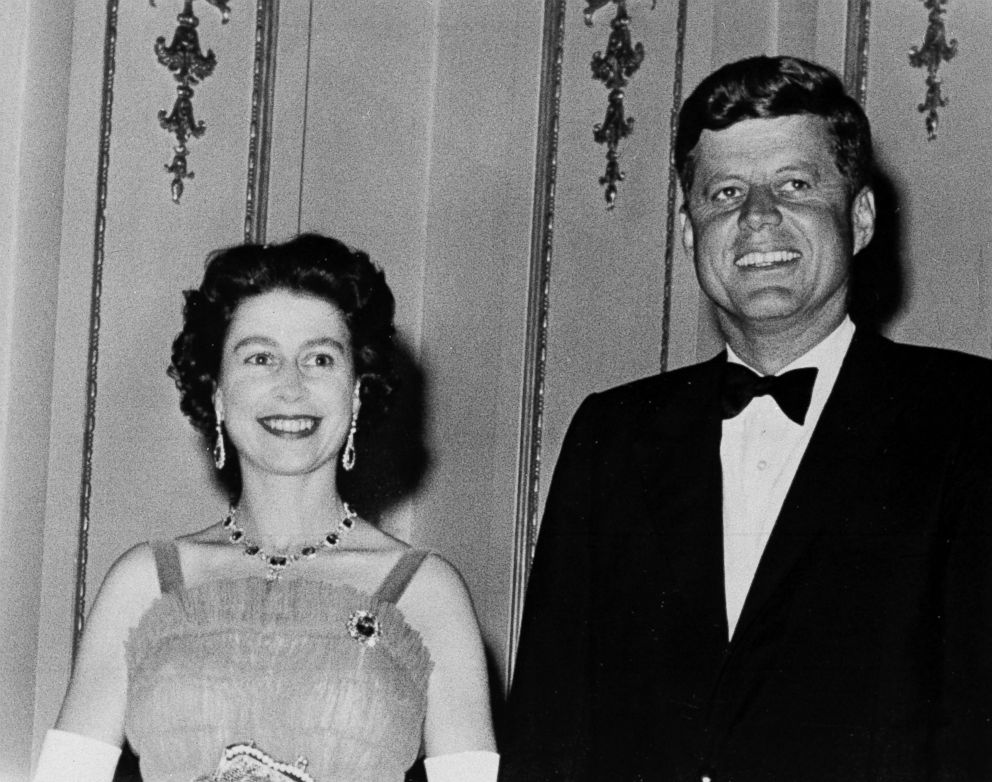 PHOTO: Queen Elizabeth II and U.S. President John Kennedy on Jun 5, 1961, as they pose at Buckingham Palace in London.  The Kennedy's were dinner guests of the Queen. 