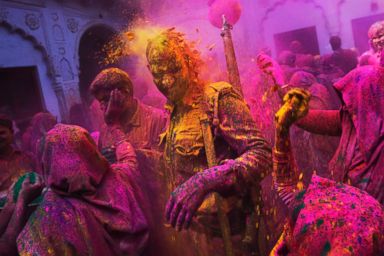 Indians gather for Holi celebrations as virus cases surge Punjab Karnataka  Indian Tamil Nadu Haryana