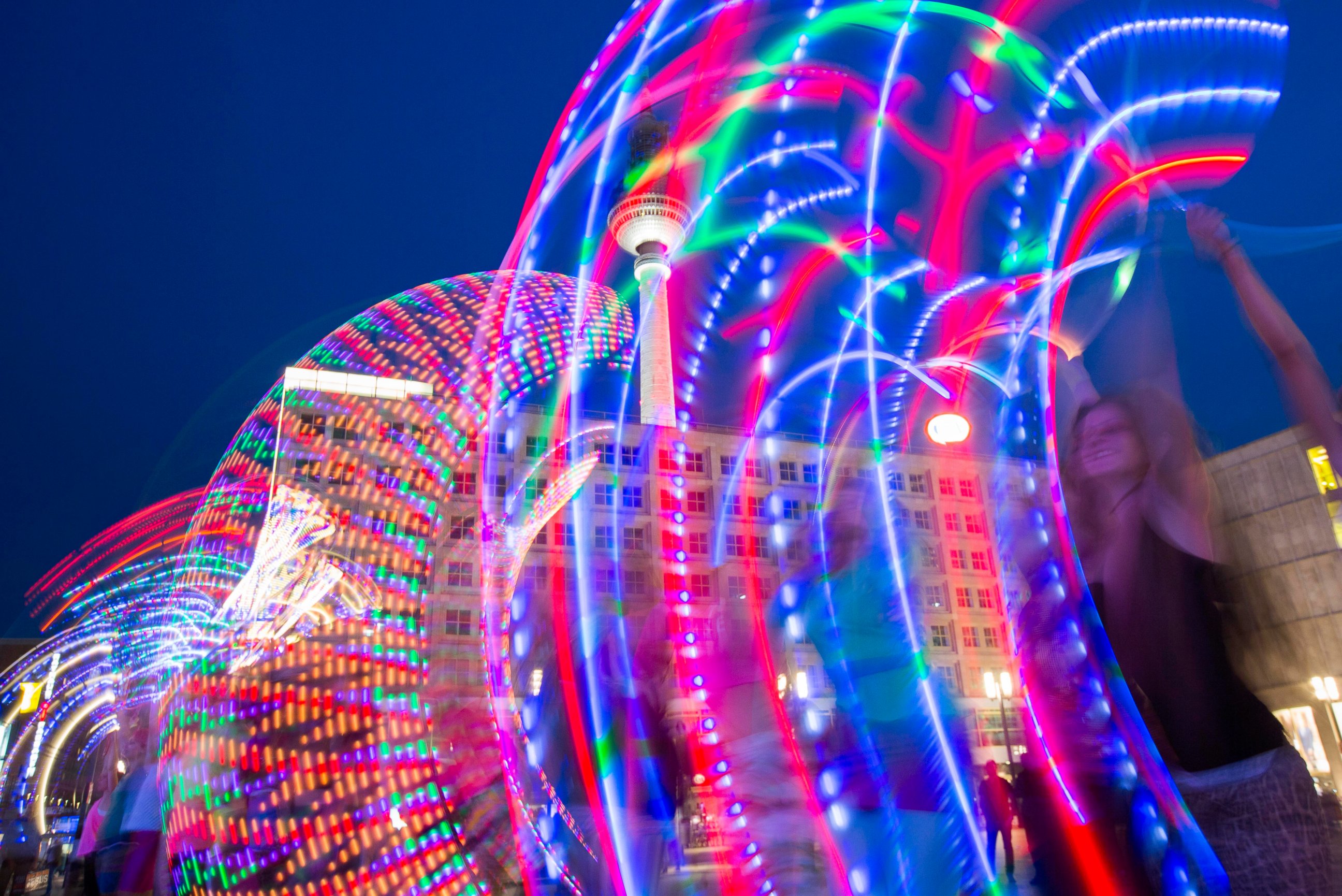 Hula Hoop Festival Spins Fun In Germany Photos Image 31 Abc News 