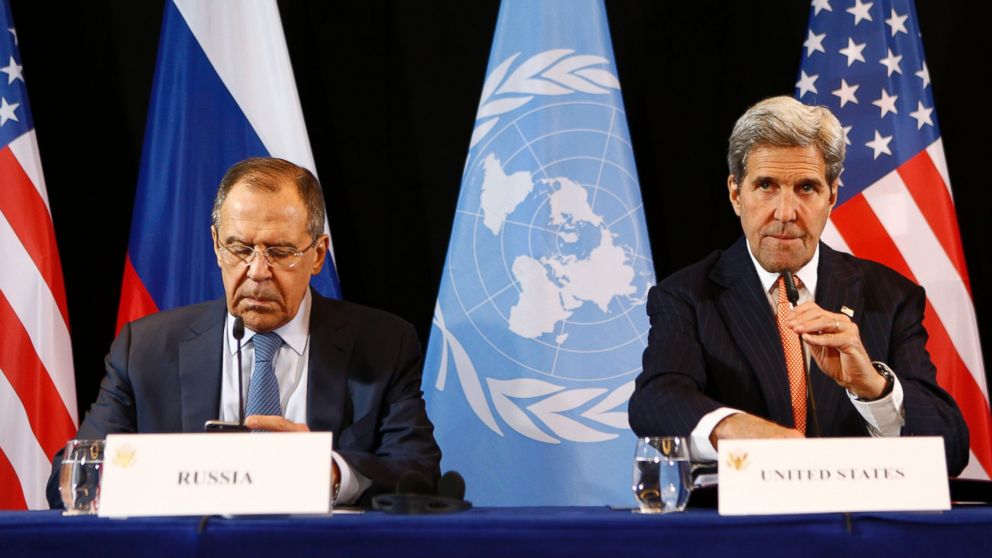 U.S. Secretary of State John Kerry, right, and Russian Foreign Minister Sergey Lavrov arrive for a news conference after the International Syria Support Group (ISSG) meeting in Munich, Feb. 12, 2016.