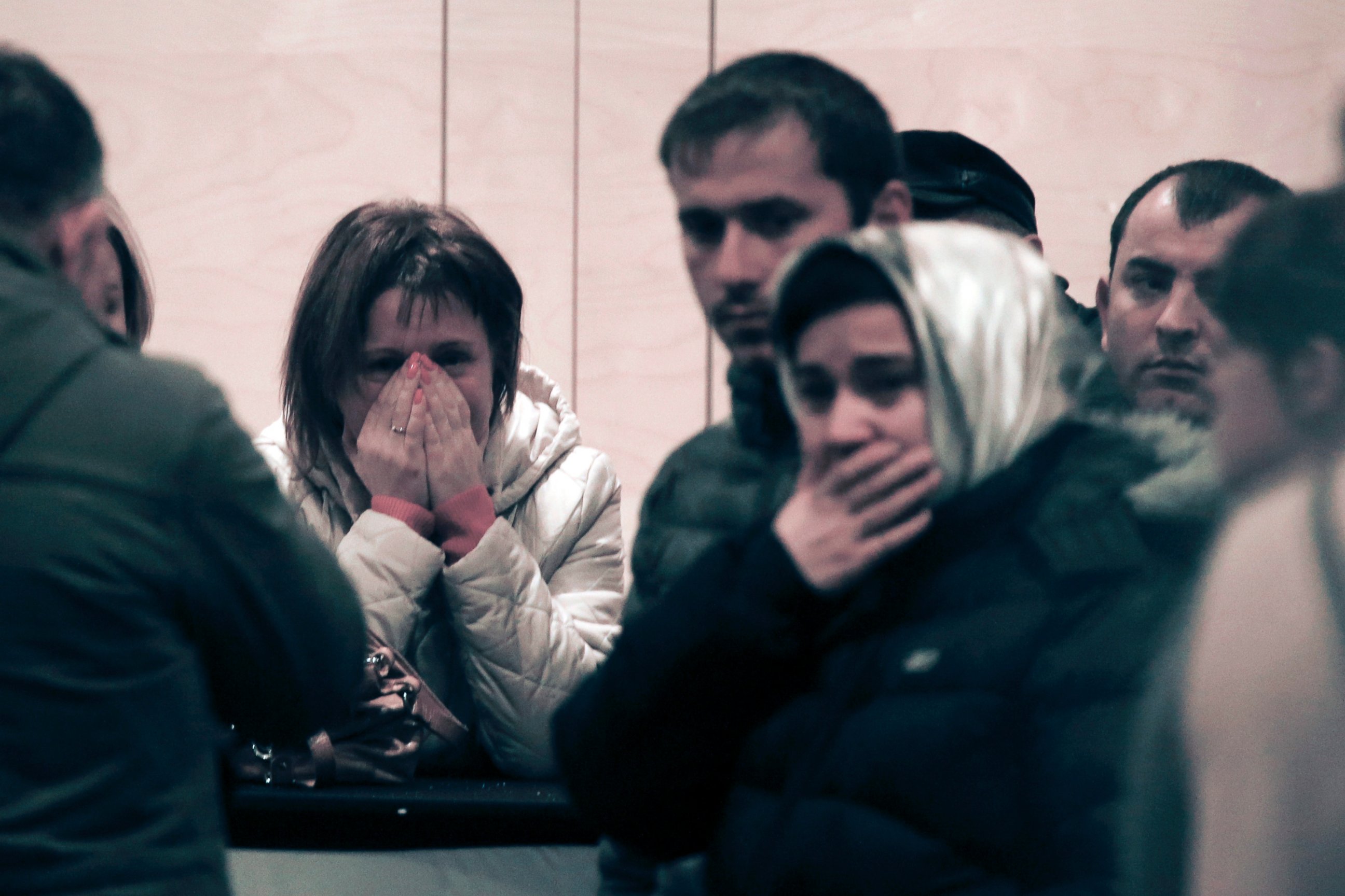 PHOTO:Relatives and the friends of those on the Metrojet flight that crashed in Egypt react while gathering to grieve at a hotel near St. Petersburg's Pulkovo airport outside St.Petersburg, Russia, Oct. 31, 2015. 