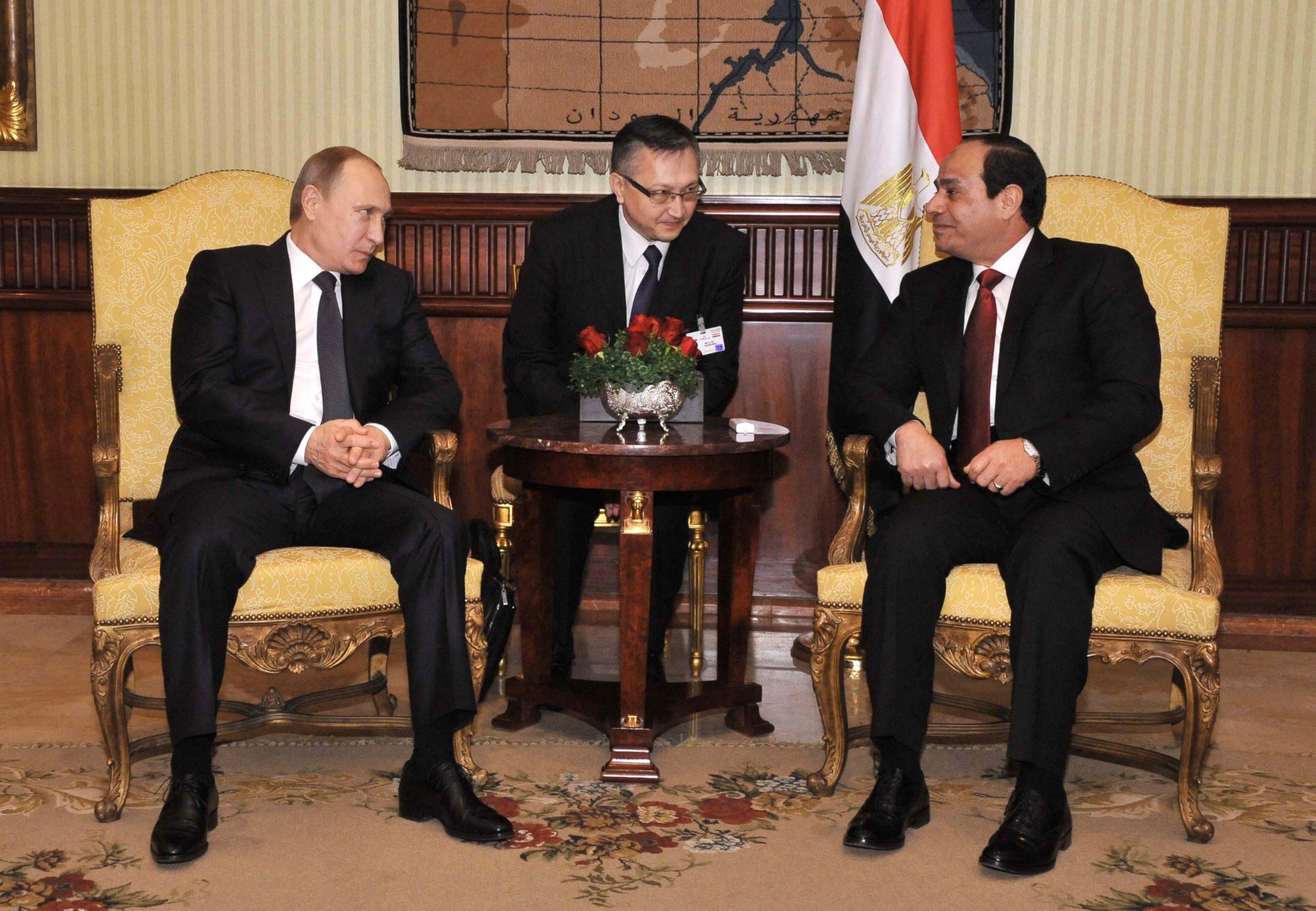 PHOTO: Russian President Vladimir Putin and Egyptian President Abdel-Fattah el-Sissi meet at the Cairo International Airport in Egypt, Feb. 9, 2015. 