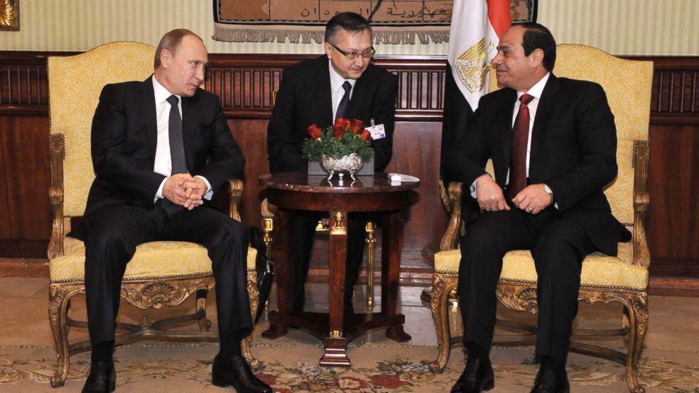 PHOTO: Russian President Vladimir Putin and Egyptian President Abdel-Fattah el-Sissi meet at the Cairo International Airport in Egypt, Feb. 9, 2015. 