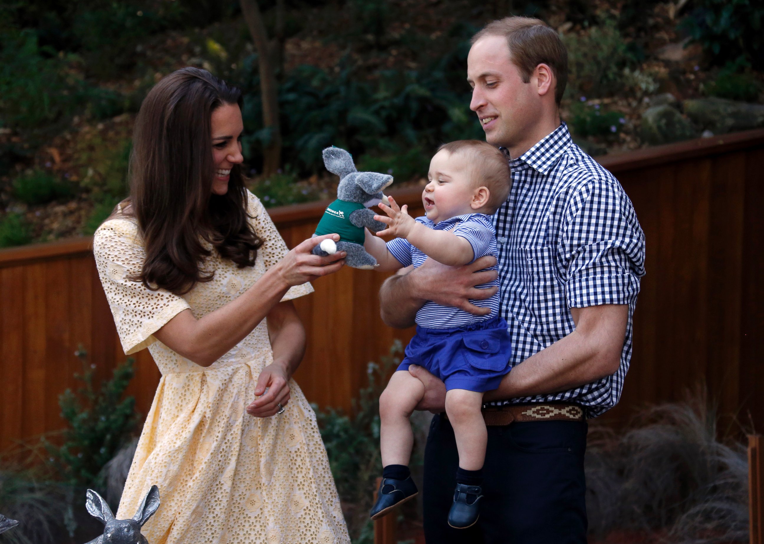 PHOTO: Britain's Kate, the Duchess of Cambridge, and her husband Prince William give their son Prince George a stuffed toy of Australian animal called a Bilby, during a visit to Sydney's Taronga Zoo, Australia Sunday, April 20, 2014. 