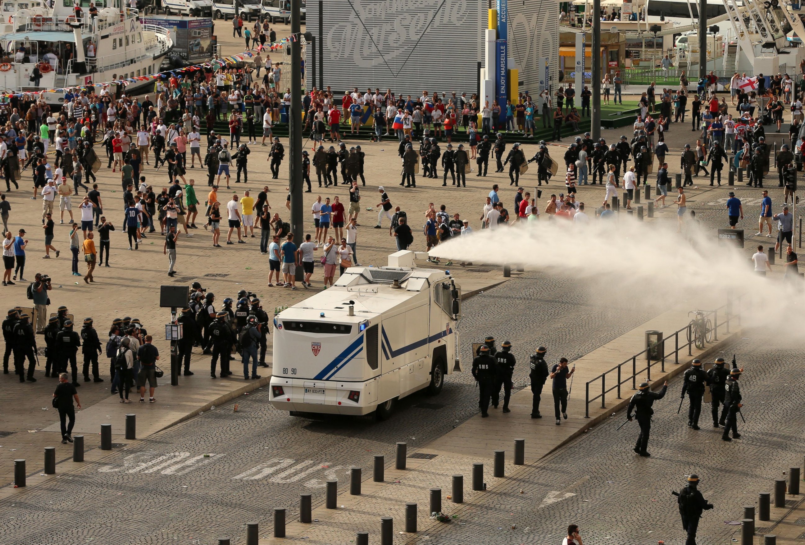 PHOTO: Police fire water cannons to control the fighting after football fans clashed ahead of the England v Russia Euro 2016 soccer match, in Marseille, France, June 11, 2016.