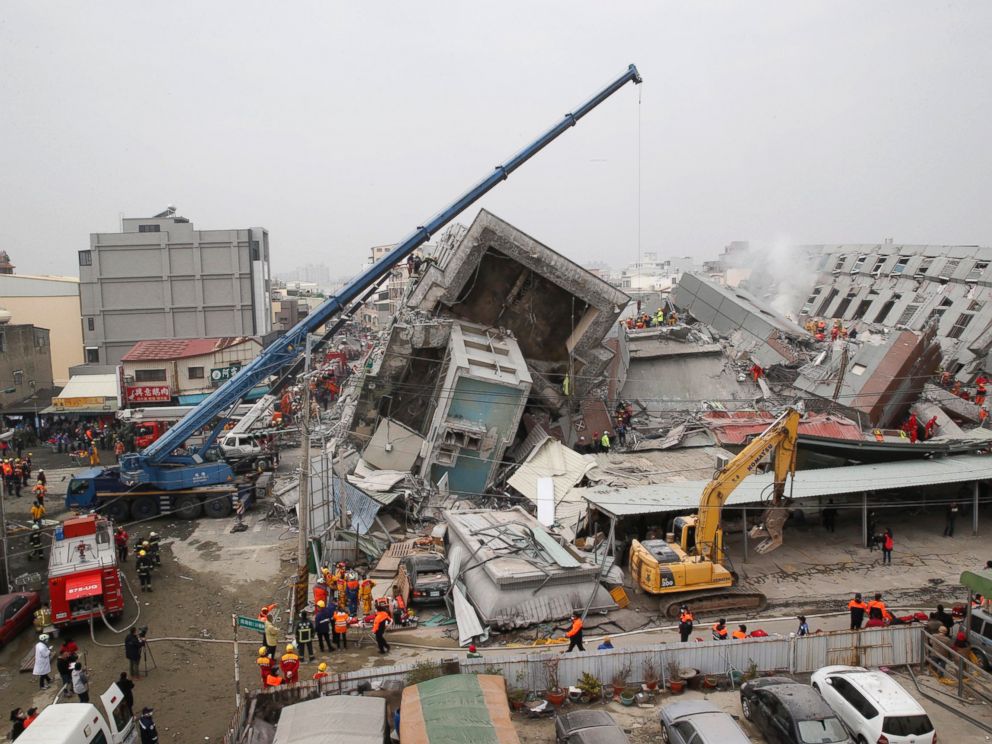 Video Shows Survivor Pulled From Debris Of Taiwan Earthquake Collapse 2 Days Later Abc News 