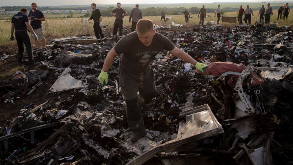 Separatists Have Full Control Over Mh 17 Crash Site Says Malaysian Minister Abc News