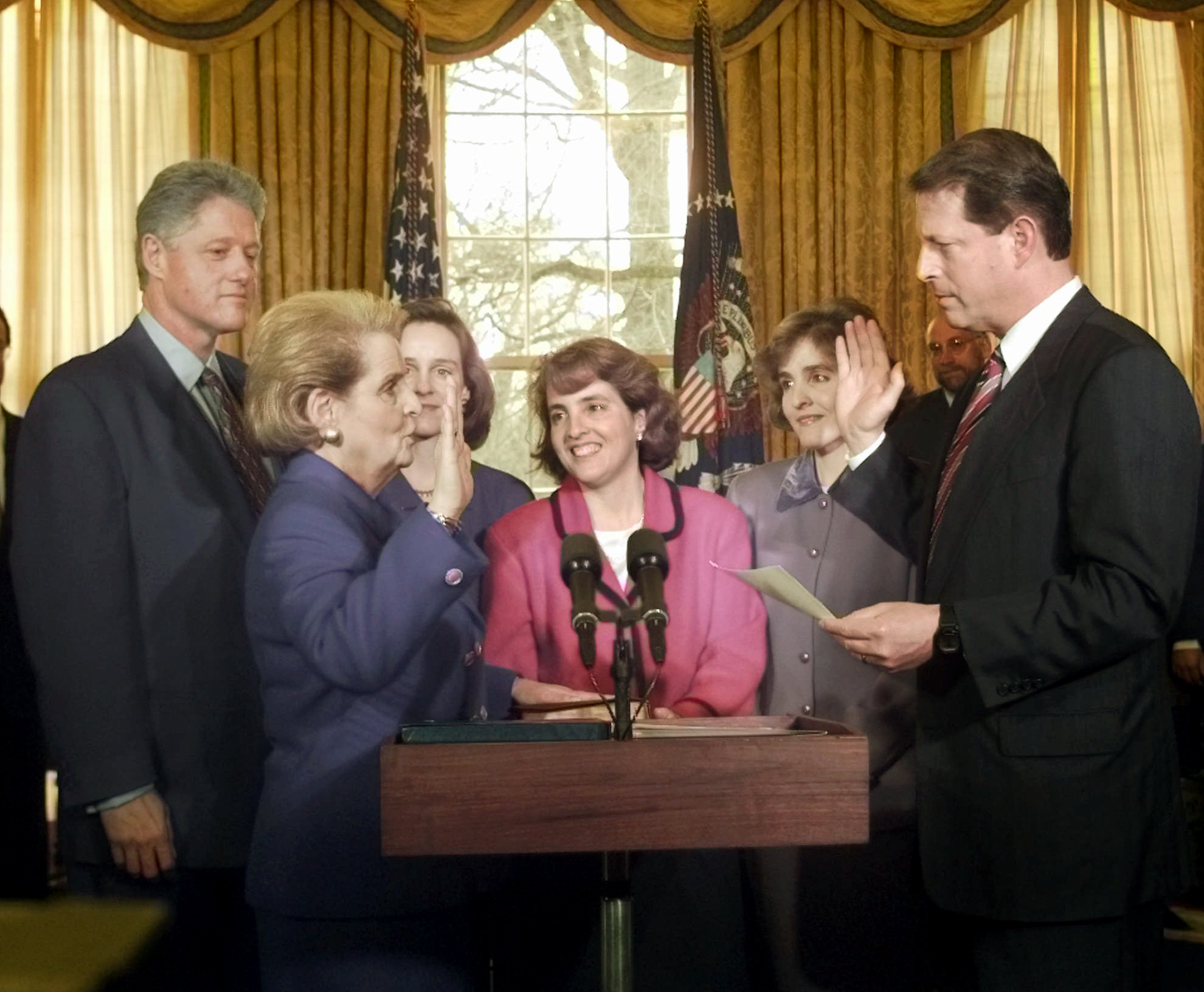 Madeleine Albright Becomes 1st Female Secretary Of State Picture 25 Photos From Stories 25 5529