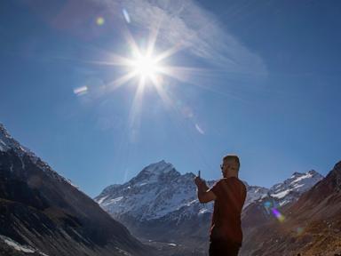 Hunt is on to find 2 Americans who disappeared scaling New Zealand's tallest mountain