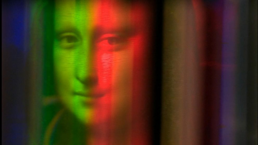 PHOTO: Reflective light technology used to analyze the Mona Lisa. 
