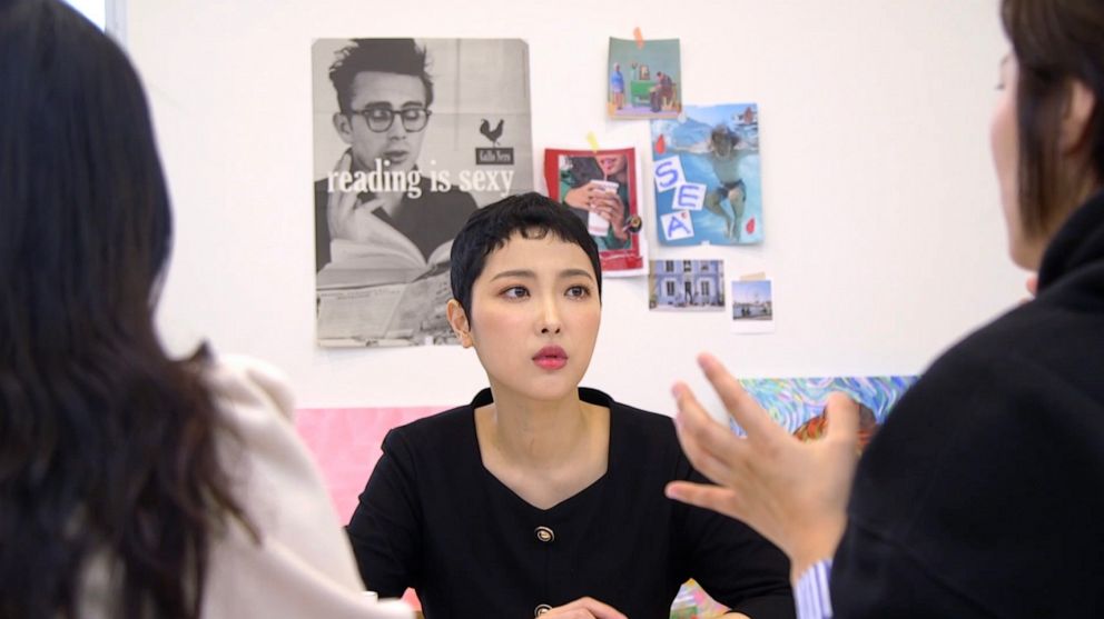 PHOTO: Dawn Lee, a South Korean beauty YouTuber, is fighting blood cancer and still shooting make-up tutorials and vlogs for her subscribers.