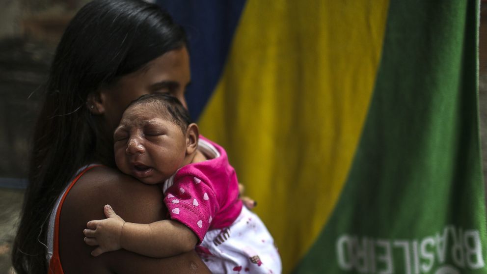 PHOTO: Leticia de Araujo holds her daughter, one-month-old Manuelly Araujo da Cruz, who was born with microcephaly after being exposed to the zika virus during her mother's pregnancy is seen here, in Rio de Janeiro, Brazil, Feb. 11, 2016.