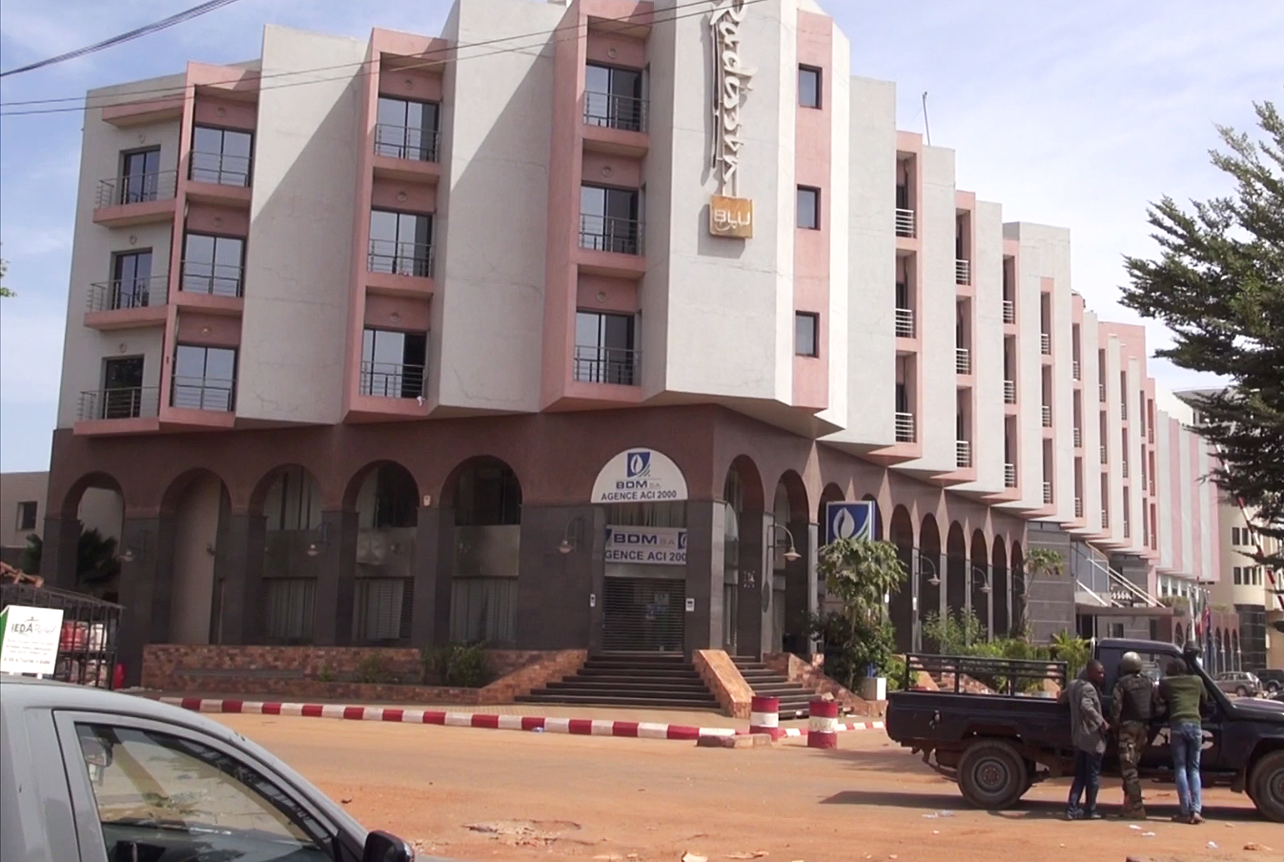 PHOTO: The Radisson Blu luxury Hotel is seen during a hostage situation in Bamako, Mali, Nov. 20, 2015. 