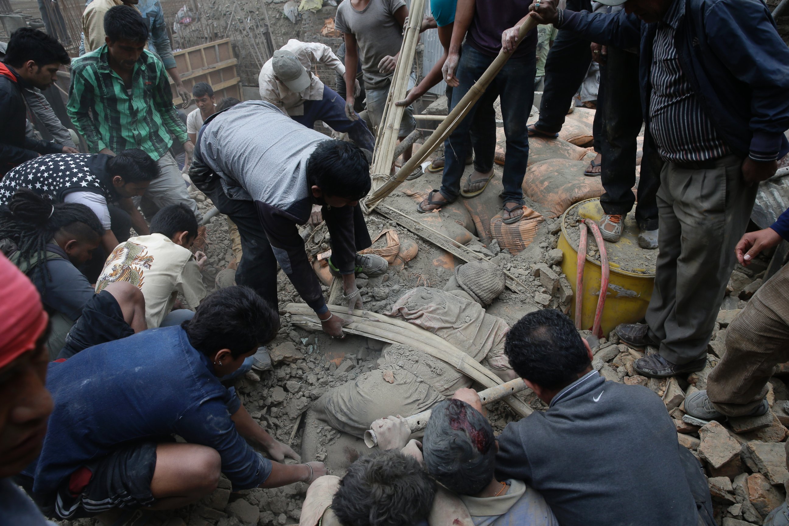 Tragic Earthquake Devastation In Nepal Photos Image 511 Abc News