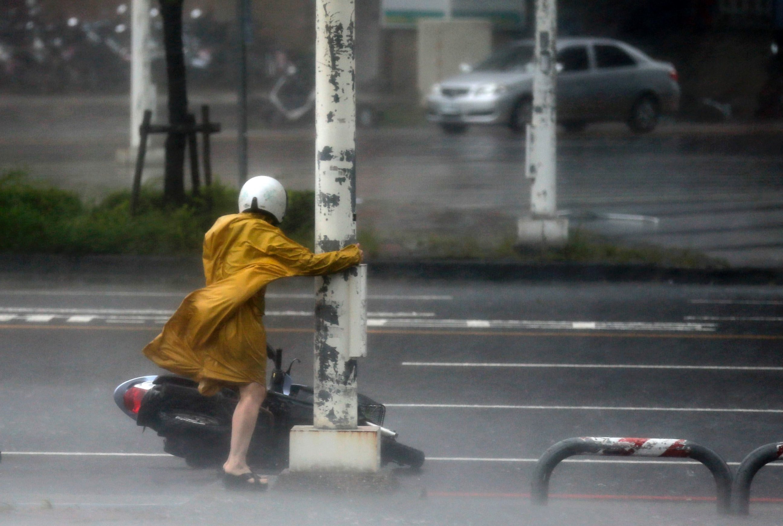 Super Typhoon Hits Taiwan, China Photos | Image #151 - ABC News