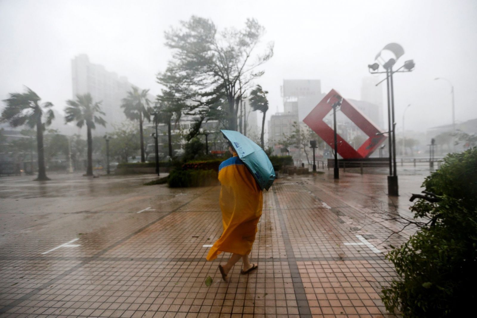 Super Typhoon Hits Taiwan, China Photos | Image #141 - ABC News