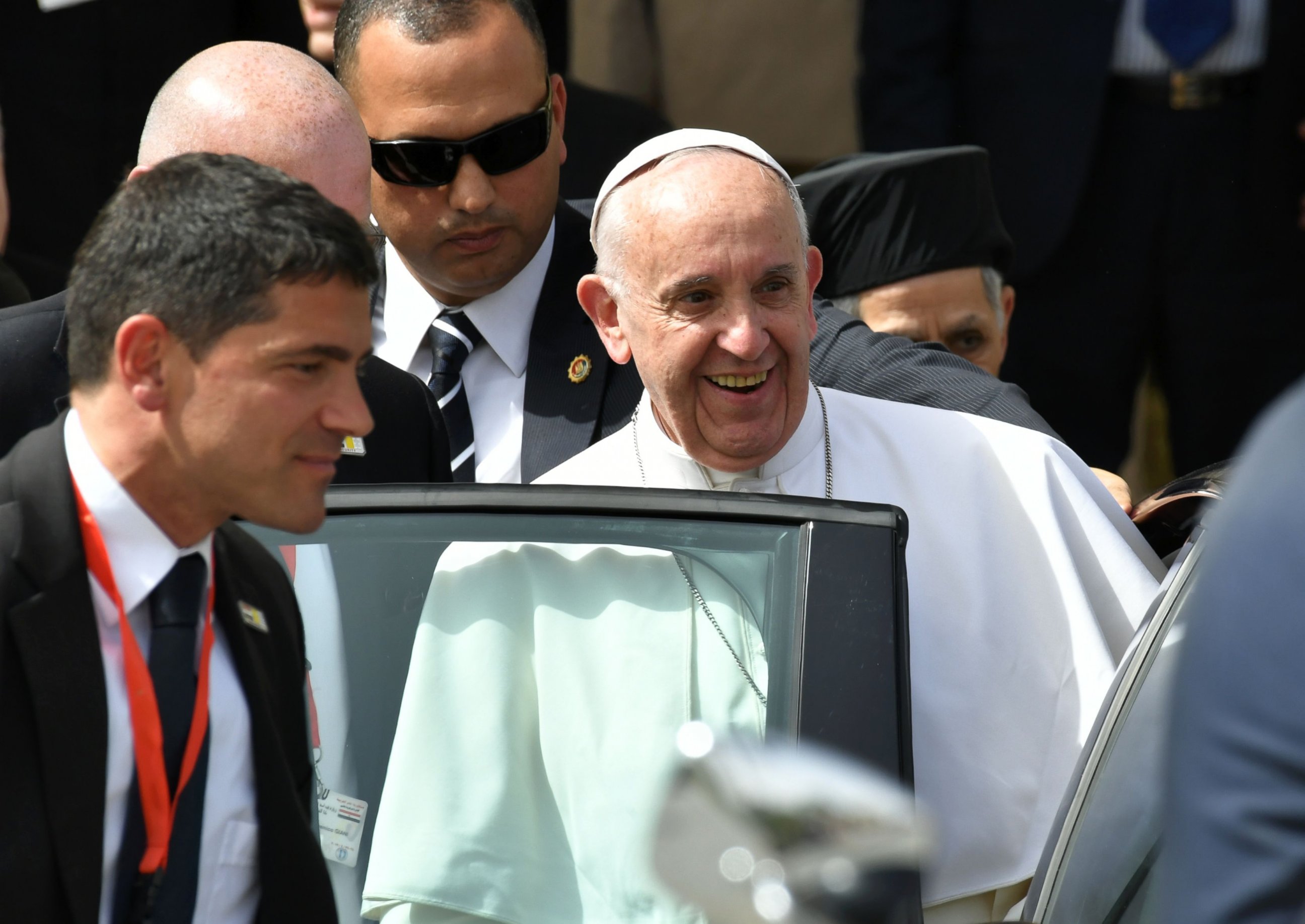 PHOTO: Pope Francis leaves Cairo's International Airport upon his arrival in the Egyptian capital on April 28, 2017.
