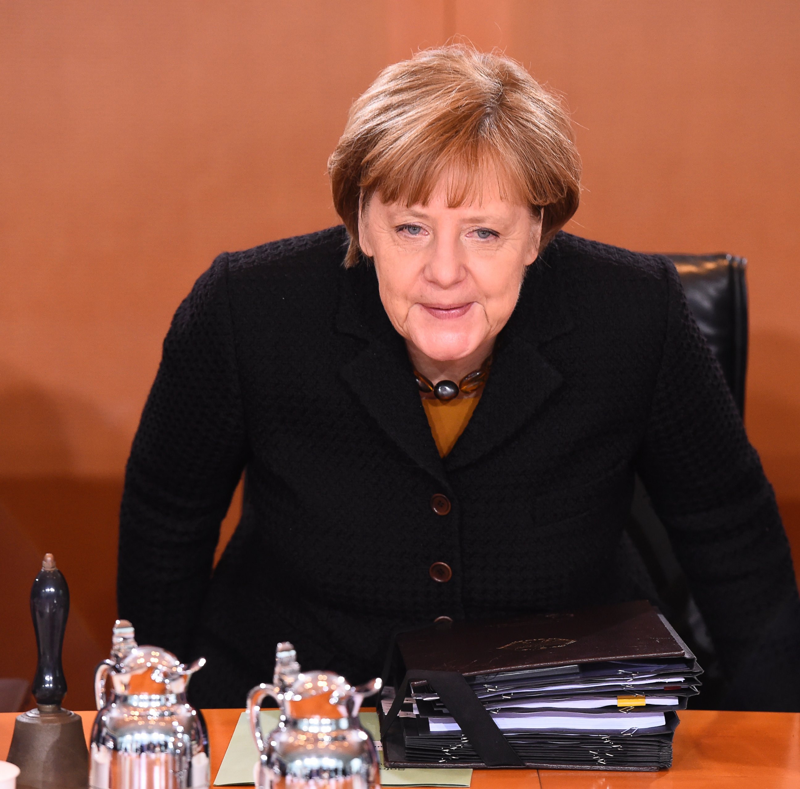 PHOTO:German Chancellor Angela Merkel arrives for the weekly cabinet meeting, Jan. 6, 2016. 