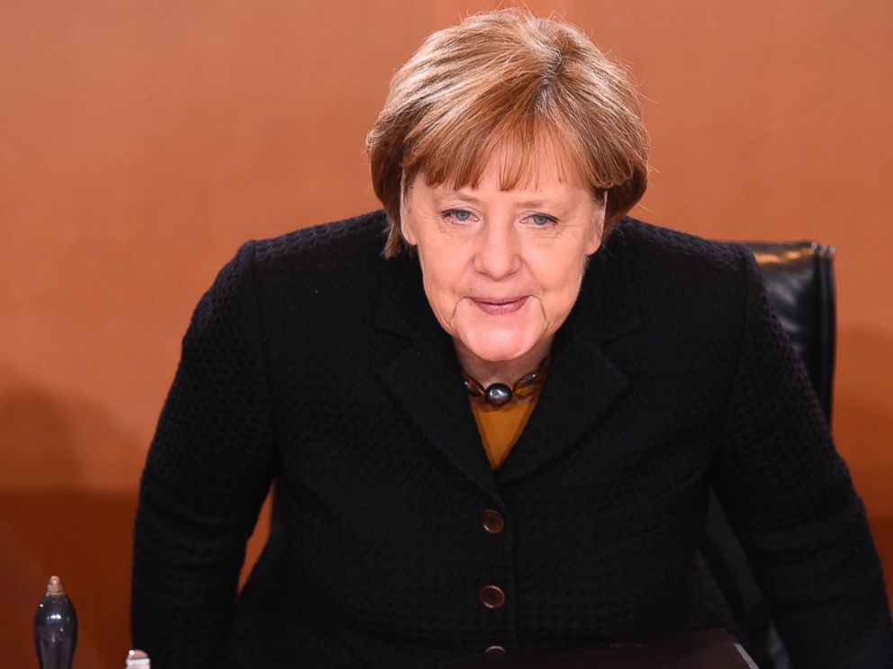 PHOTO:German Chancellor Angela Merkel arrives for the weekly cabinet meeting, Jan. 6, 2016.
