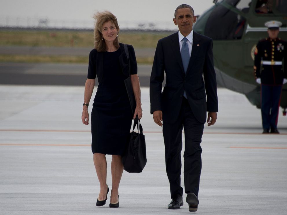 PHOTO: US Ambassador to Japan Caroline Kennedy and President Barack Obama walk following the end of the G7 Summit, at Chuba Centrair International Airport in Tokoname, near Nagoya, May 27, 2016.