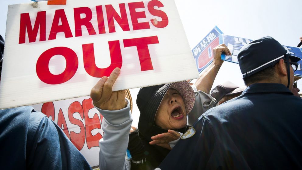 Japanese, American children participate in baseball clinic > Okinawa  Marines > News Article Display